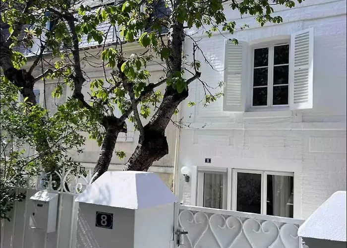 בית נופש La Dolce Trouvillaise - Maison 5 Personnes - Plein Centre - Au Calme - Belle Terrasse